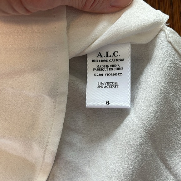A.L.C. White Racerback Tank Blouse NWT Size 6 Cutout V neck - Picture 9 of 10